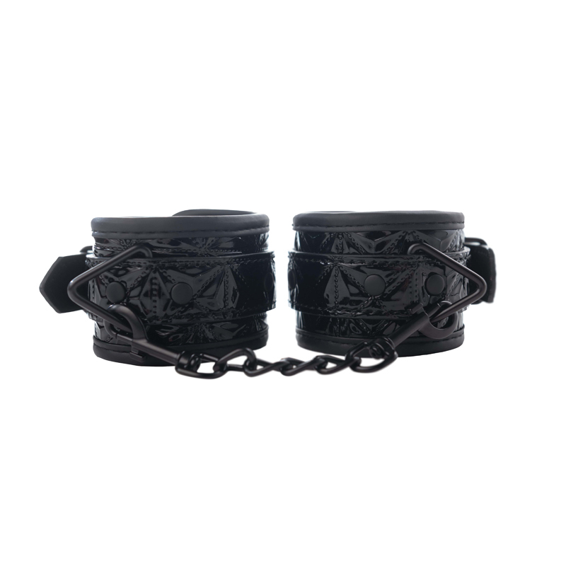 Crne lisice za ruke sa crnim lancem Black Wrist Cuffs